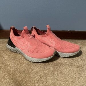 Women’s Nike epic react flyknit
